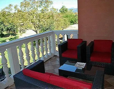 Holiday home Lagenhet I Med Pool Vozilici