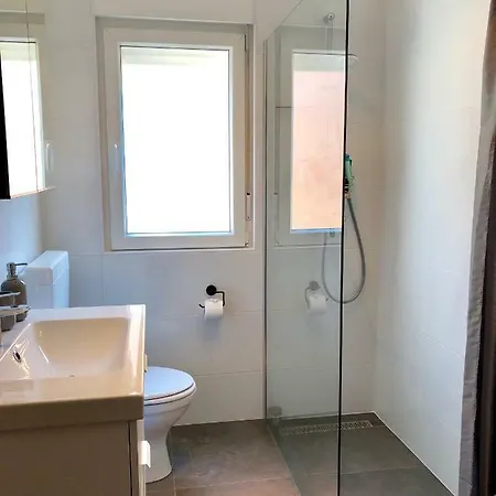 Lagenhet I Med Pool Holiday home *