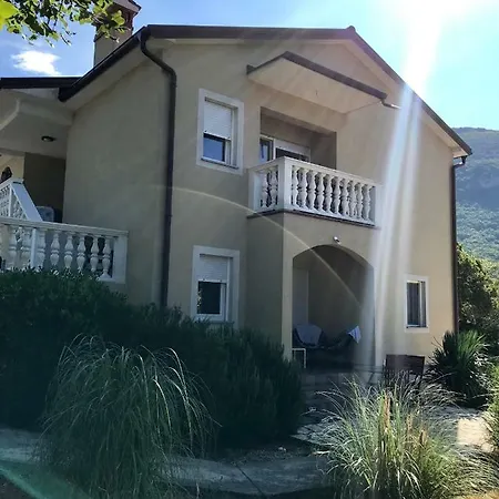 Lagenhet I Med Pool Holiday home